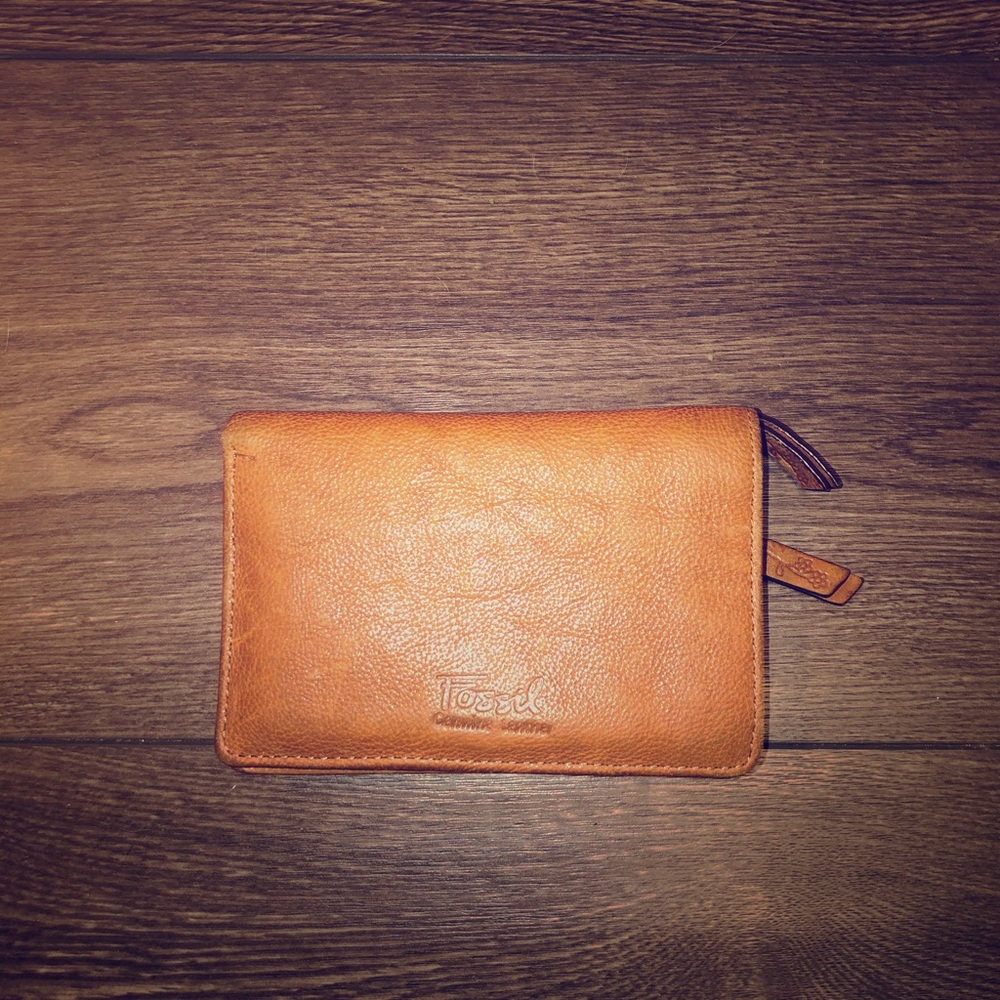 Leather fossil wallet